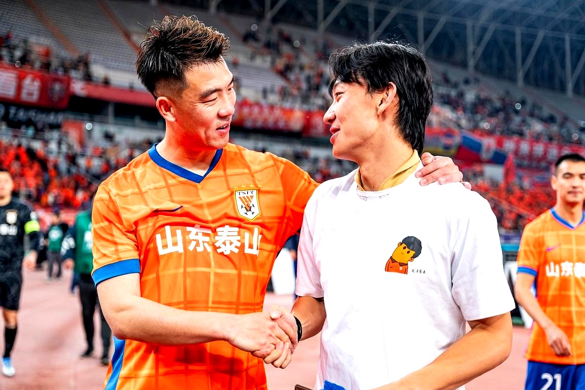 关于转会期浙江队调整名单以备欧冠，再遭质疑环节打磨，悬念犹存，球队文化再被提及的信息