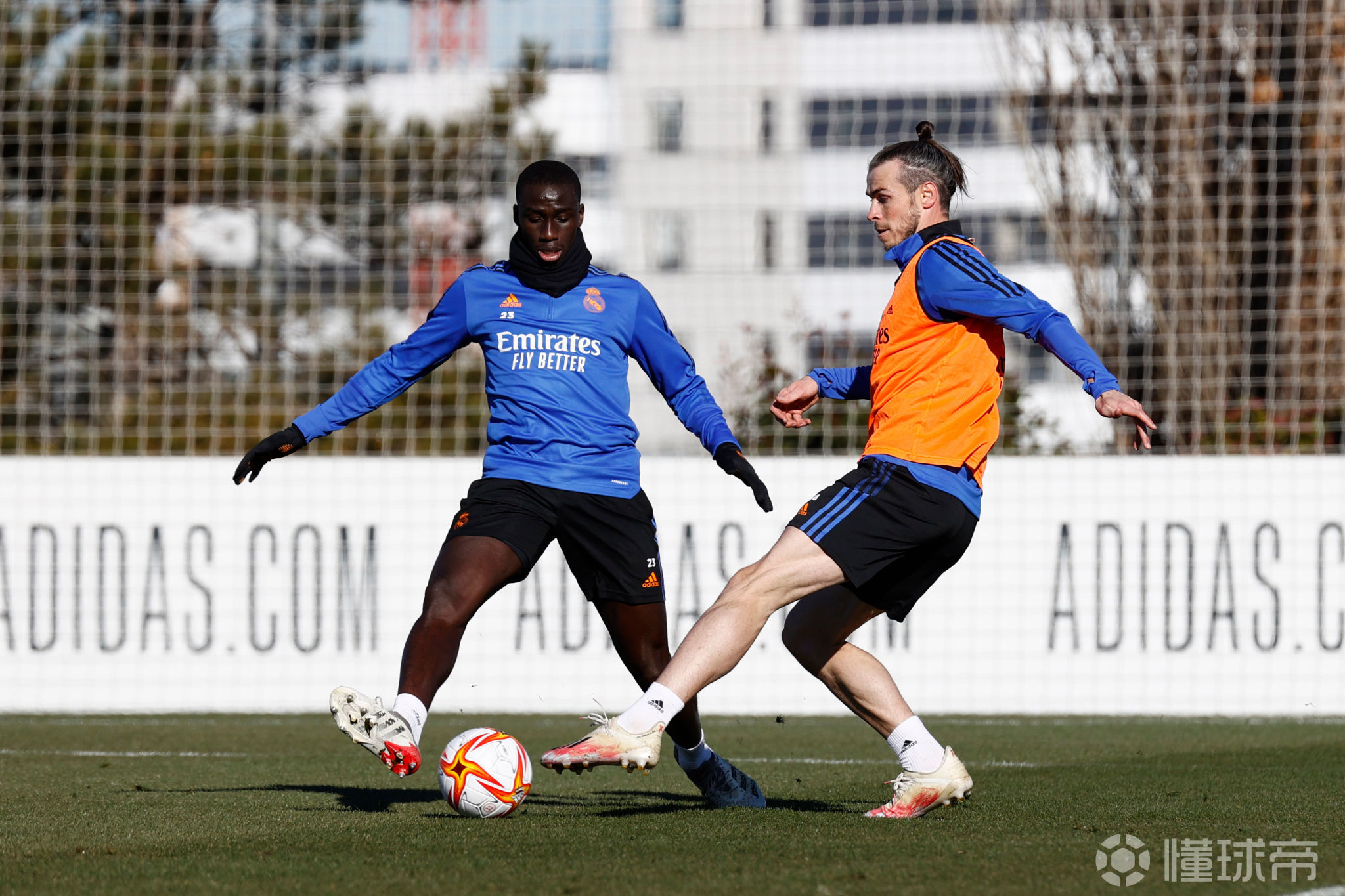 关于窗口期费城76人备战国王杯，刷新队史纪录细节曝光，话题不断，更衣室氛围转暖的信息